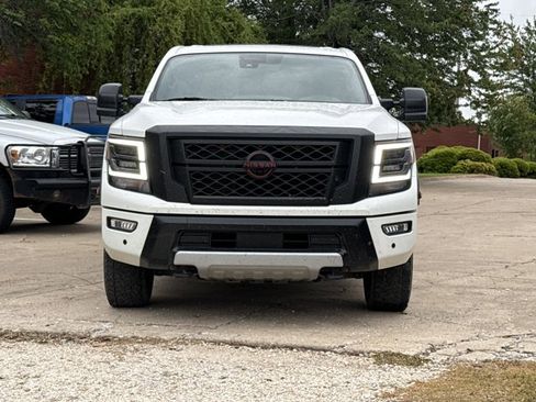 Used 2024 Nissan Titan PRO-4X w/ Pro-4x Convenience Package AWD/4WD image 2