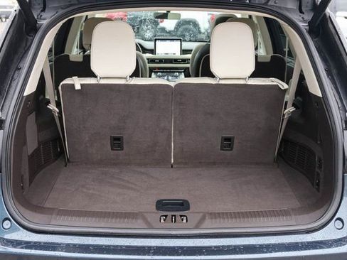 Used 2023 Lincoln Aviator Black Label w/ Class IV Trailer Tow Package AWD/4WD image 8