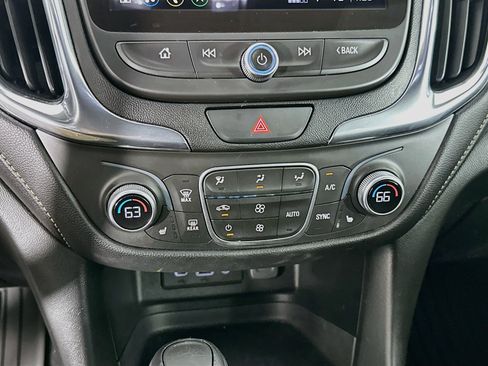 Used 2019 Chevrolet Equinox LT w/ Sun & Navigation Package AWD/4WD image 23