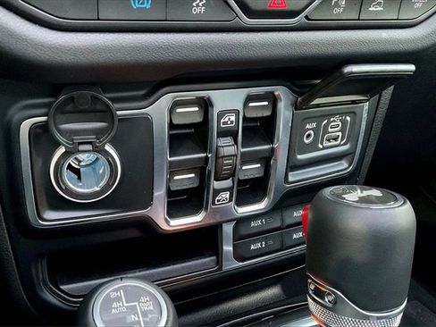 Used 2024 Jeep Wrangler High Altitude image 24