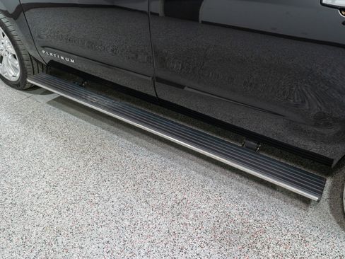 Used 2018 Ford Expedition Max Platinum image 11