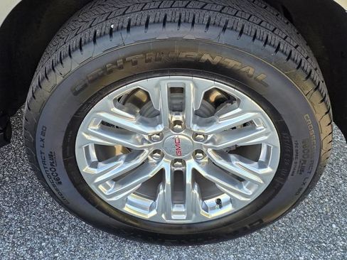 Used 2023 GMC Yukon SLT w/ SLT Luxury Package RWD image 49