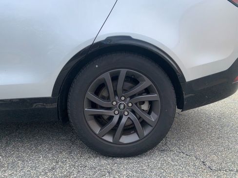 Used 2023 Land Rover Discovery S R-Dynamic image 10