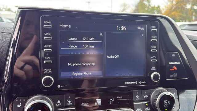 Used 2022 Toyota Highlander XLE AWD/4WD image 20