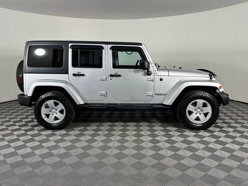 Used 2012 Jeep Wrangler Unlimited Sahara w/ Connectivity Group image 18