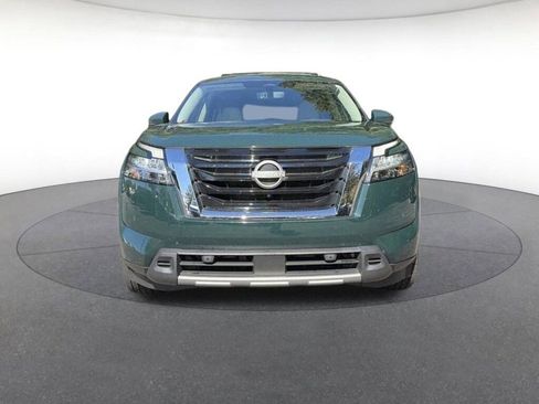 Certified 2024 Nissan Pathfinder SL image 9