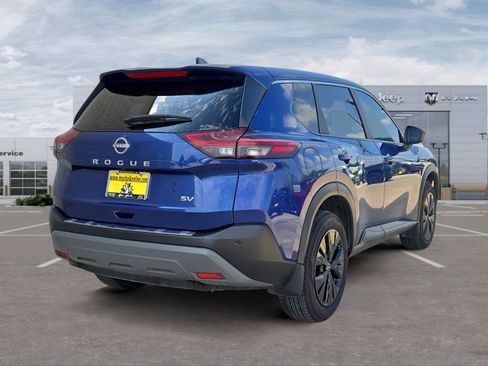Used 2023 Nissan Rogue SV FWD image 5