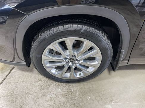 Used 2021 Toyota Highlander Limited AWD/4WD image 10