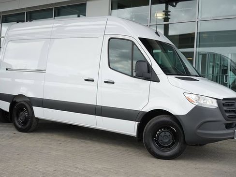 New 2025 Mercedes-Benz Sprinter 2500 image 1