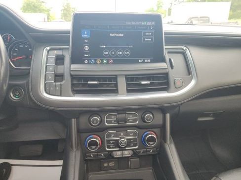 Used 2021 Chevrolet Suburban Z71 w/ Z71 Signature Package AWD/4WD image 33