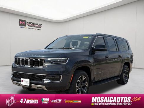Used 2024 Jeep Wagoneer L Series III w/ Flexible Seating Group AWD/4WD image 3