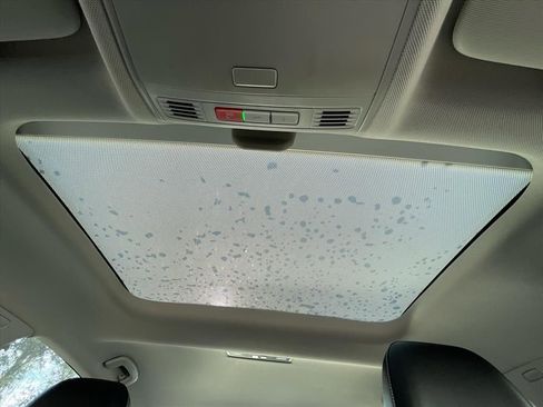 Used 2023 Volkswagen Jetta SE w/ Panoramic Sunroof Package image 5