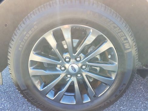 Used 2021 Ford Expedition Max Limited image 17