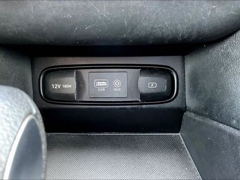 Used 2019 Hyundai Santa Fe SE AWD/4WD image 16