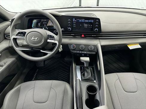New 2026 Hyundai Elantra SE image 20