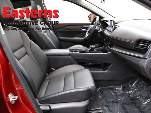 Used 2021 Nissan Rogue SV w/ Premium Package AWD/4WD image 25