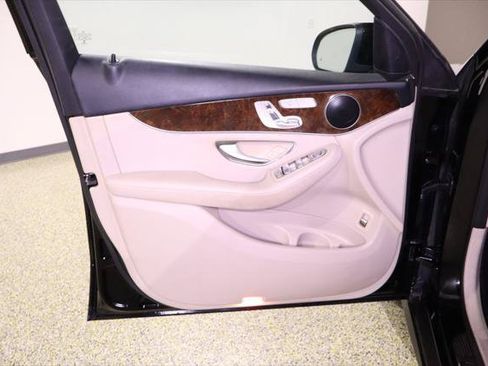Used 2019 Mercedes-Benz GLC 300 image 36