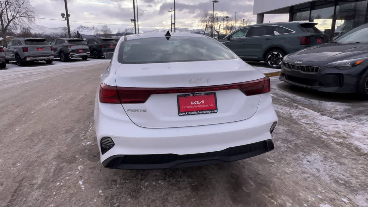 Used 2022 Kia Forte LXS FWD image 7