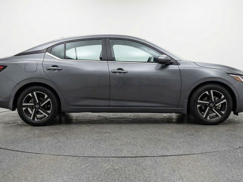 Used 2025 Nissan Sentra SV FWD image 11