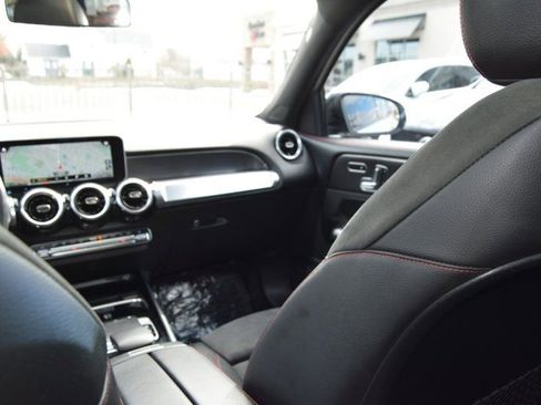 Used 2020 Mercedes-Benz GLB 250 4MATIC image 28