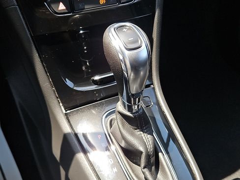 Used 2020 Buick Encore Preferred FWD image 14