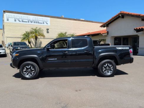 Used 2020 Toyota Tacoma TRD Off-Road w/ Technology Package AWD/4WD image 5