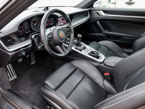 Certified 2021 Porsche 911 Carrera S image 4