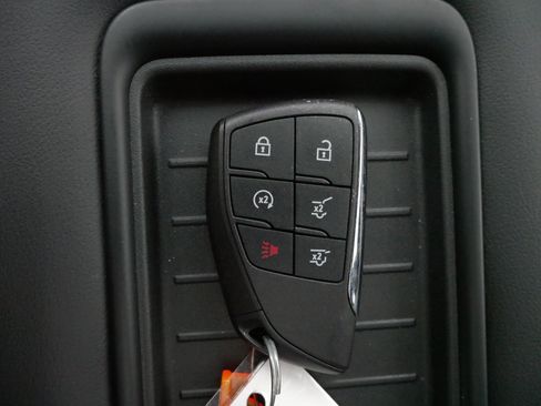 Used 2024 Chevrolet Suburban High Country image 36