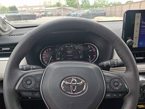 Used 2023 Toyota RAV4 XLE Premium AWD/4WD image 19
