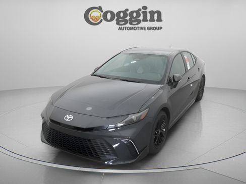 New 2026 Toyota Camry SE FWD image 32