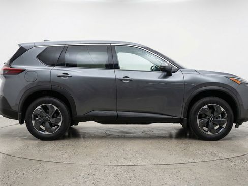 Used 2025 Nissan Rogue SV AWD/4WD image 11