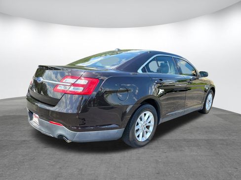 Used 2014 Ford Taurus SE FWD image 18