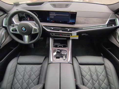 New 2026 BMW X6 xDrive40i w/ Climate Comfort Package image 16