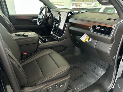 New 2026 GMC Yukon Denali w/ Advanced Technology Package AWD/4WD image 16