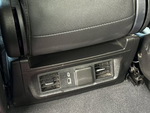 Used 2025 GMC Sierra 1500 SLT AWD/4WD image 15