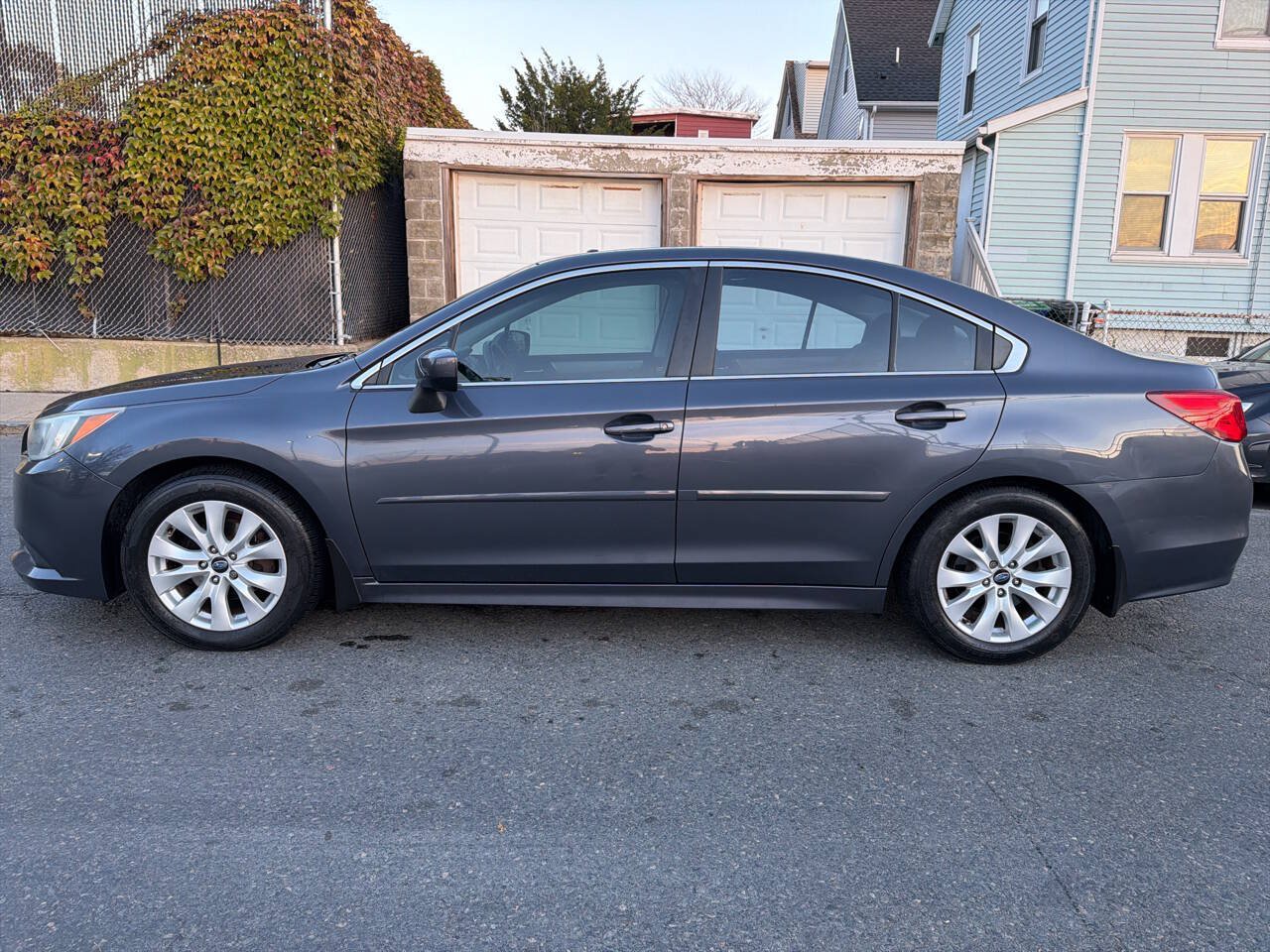 Used 2015 Subaru Legacy 2.5i Premium w/ Moonroof Package AWD/4WD image 3
