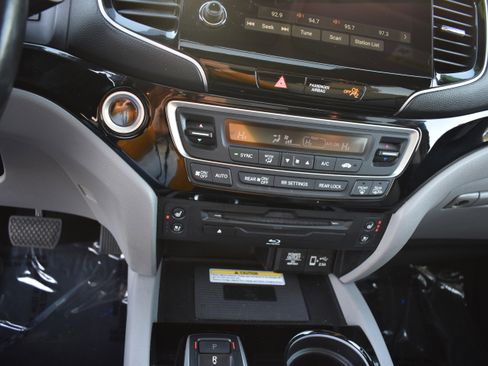 Certified 2019 Honda Pilot Elite image 21