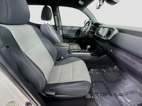 Certified 2020 Toyota Tacoma TRD Off-Road image 25