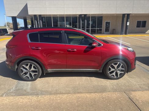 Used 2018 Kia Sportage SX image 3