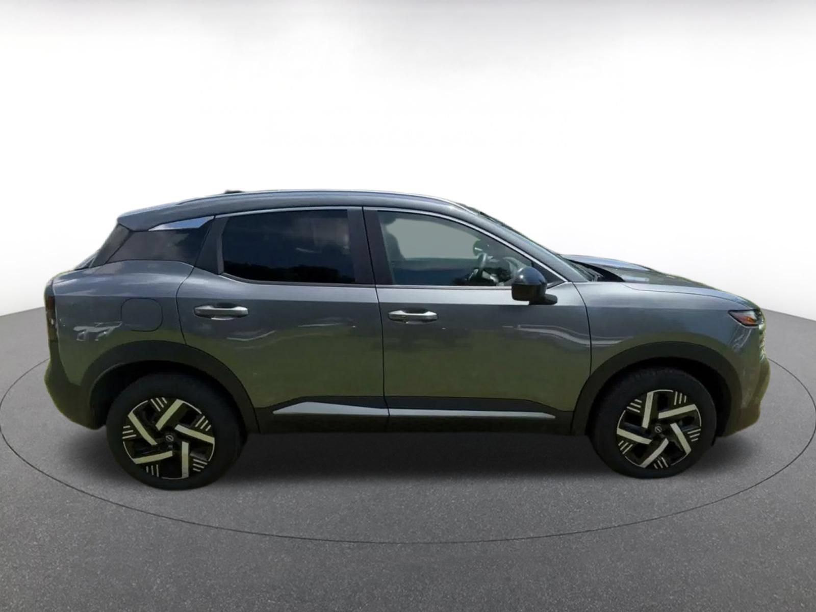 Used 2026 Nissan Kicks SV w/ Cold Weather Package FWD image 15