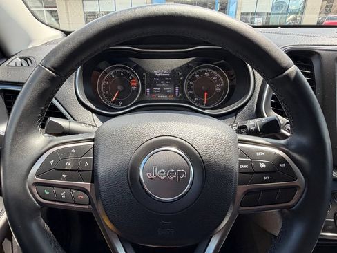 Used 2020 Jeep Cherokee Latitude Plus AWD/4WD image 6