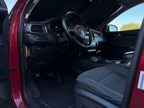 Used 2016 Kia Sorento LX w/ LX Convenience Package image 39