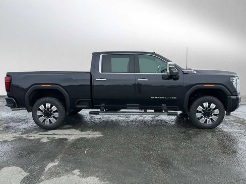 New 2026 GMC Sierra 2500 Denali w/ Technology Package AWD/4WD image 2