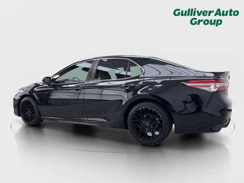 Used 2018 Toyota Camry SE w/ Convenience Package FWD image 4