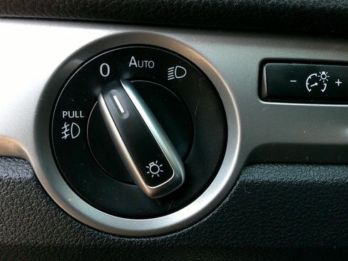 Used 2015 Volkswagen Passat 1.8T Limited Edition image 18