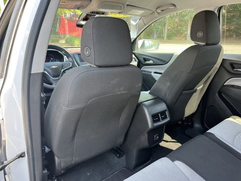 Used 2022 Chevrolet Equinox LT AWD/4WD image 16