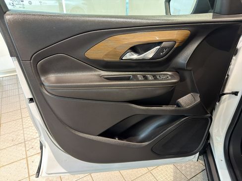 Used 2020 GMC Terrain SLE w/ Elevation Edition FWD image 13