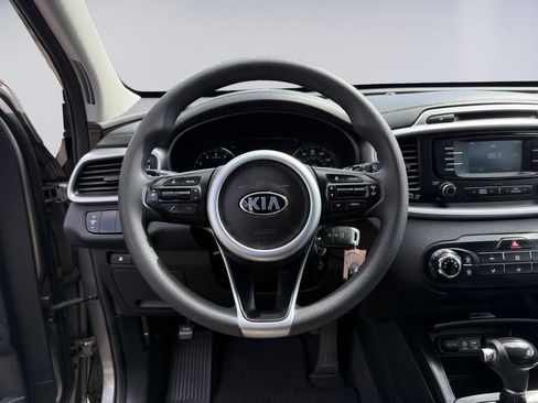 Used 2017 Kia Sorento FWD image 14