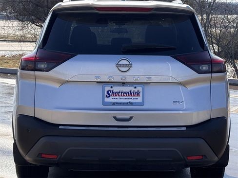 Used 2023 Nissan Rogue SV w/ SV Premium B Package image 5