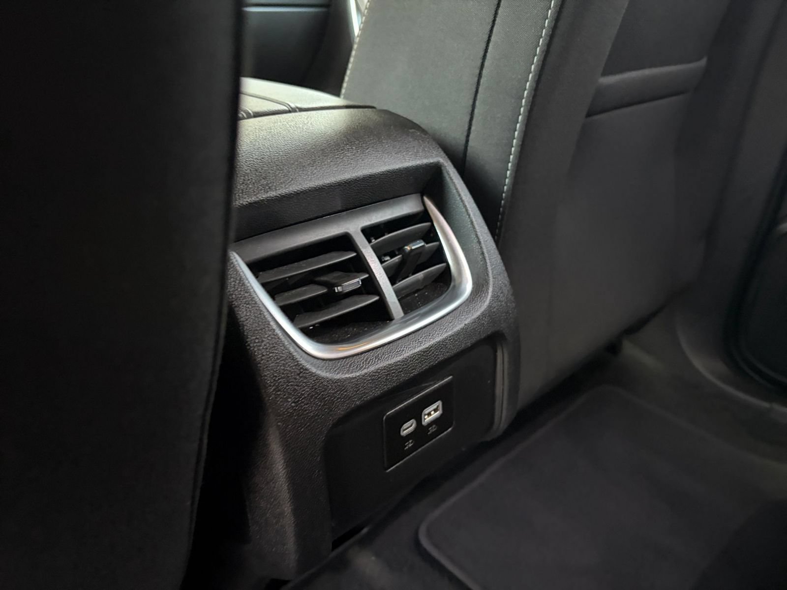 Used 2025 Chevrolet Blazer LT FWD image 22
